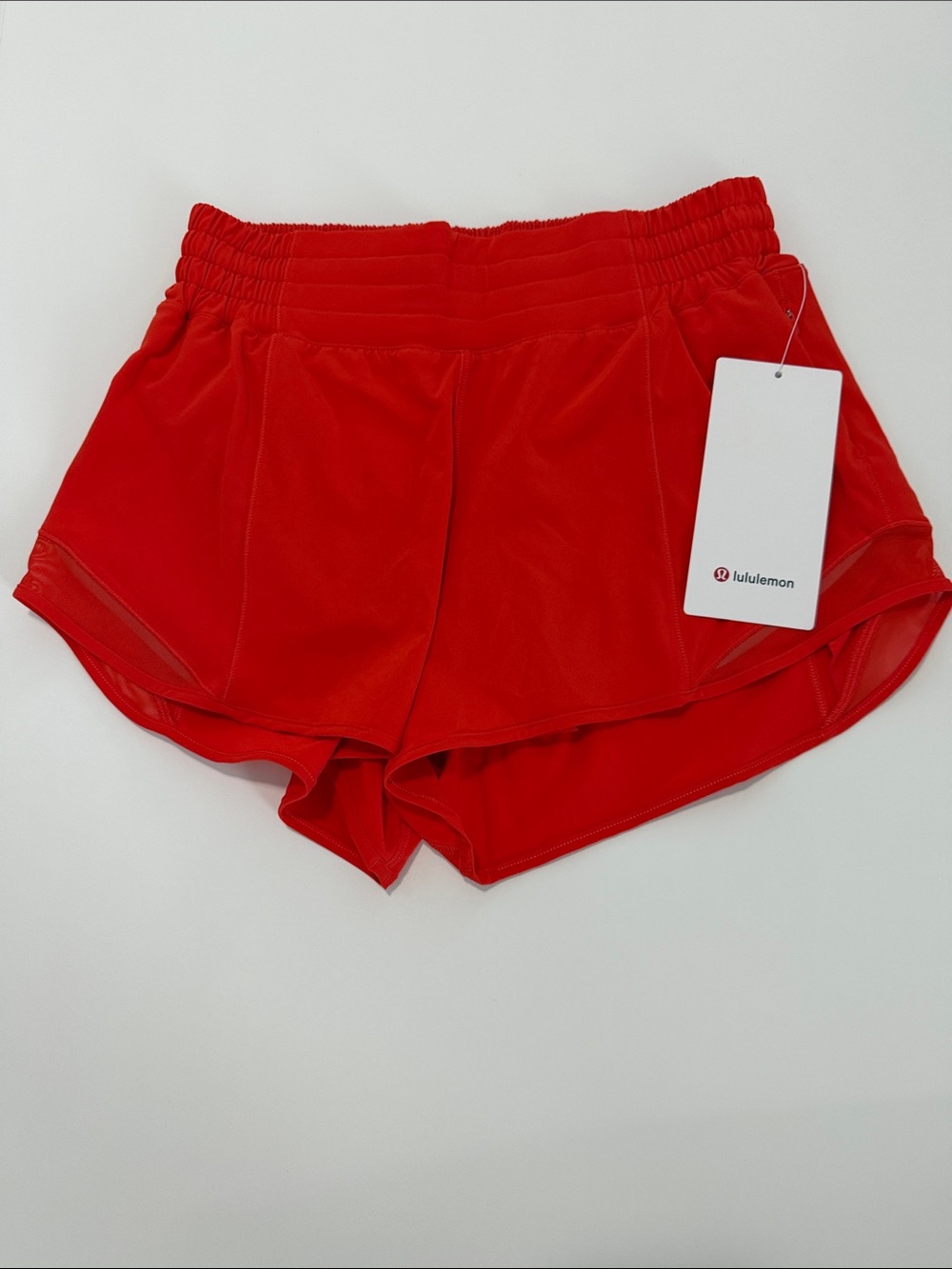 Lululemon - Hotty  Hot High Rise Short 2.5” - Size 6 & 8 - NWT - Picture 2 of 8